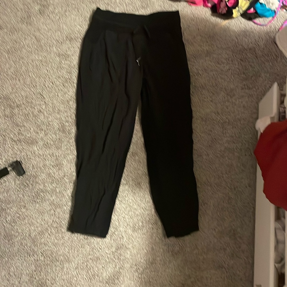 Lululemon size 6 dance studio pants